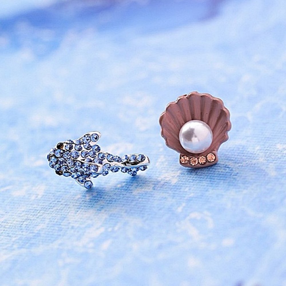 Shark & Pearl Clam Shell Asymmetrical Rhinestone Stud Earrings